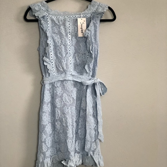 Dresses & Skirts - Babydoll lace dress